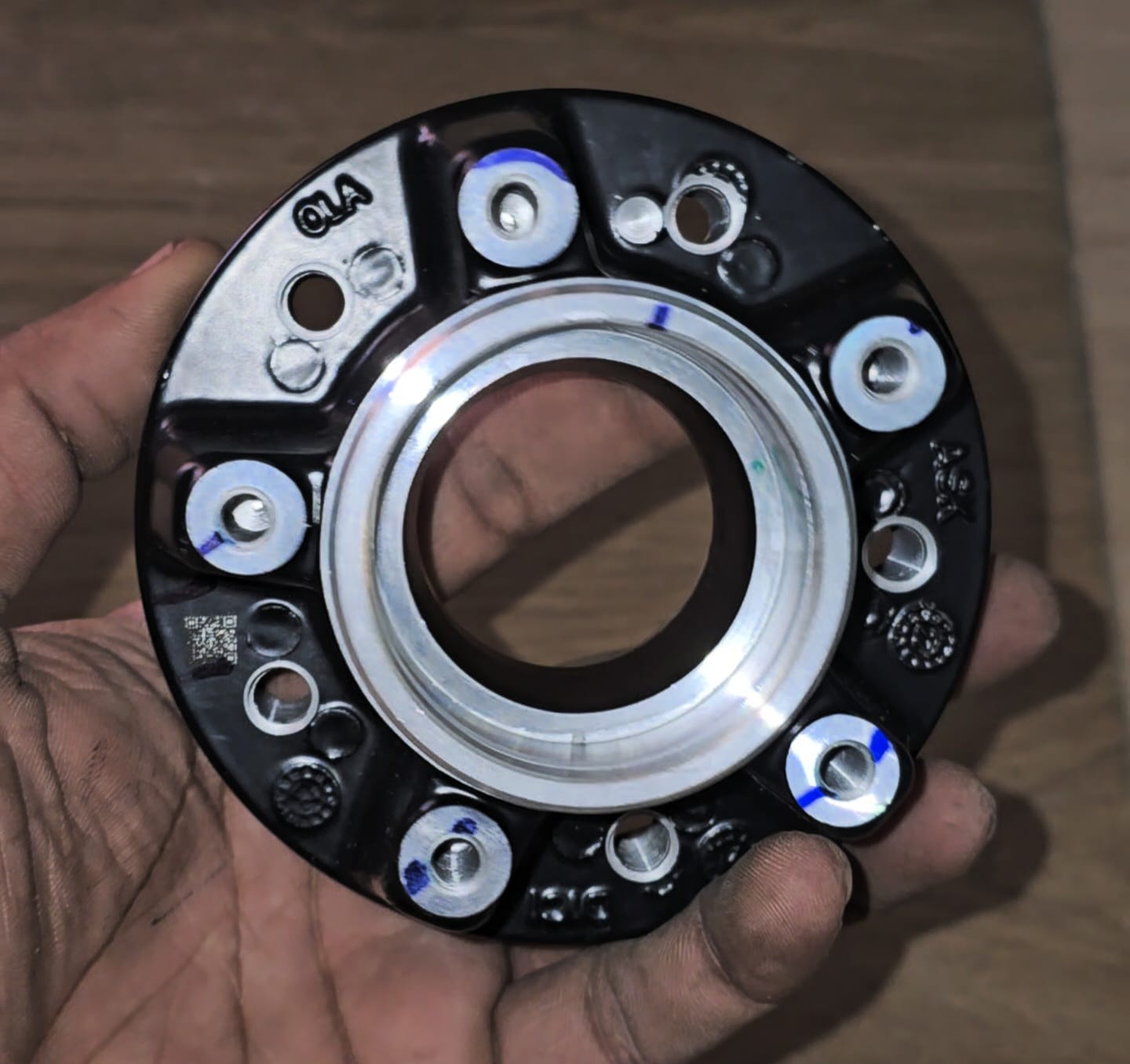 WhatsApp Image 2025-09-21 at 13.32.01 Ola Gen 1 Front Wheel Hub, - Image 1
